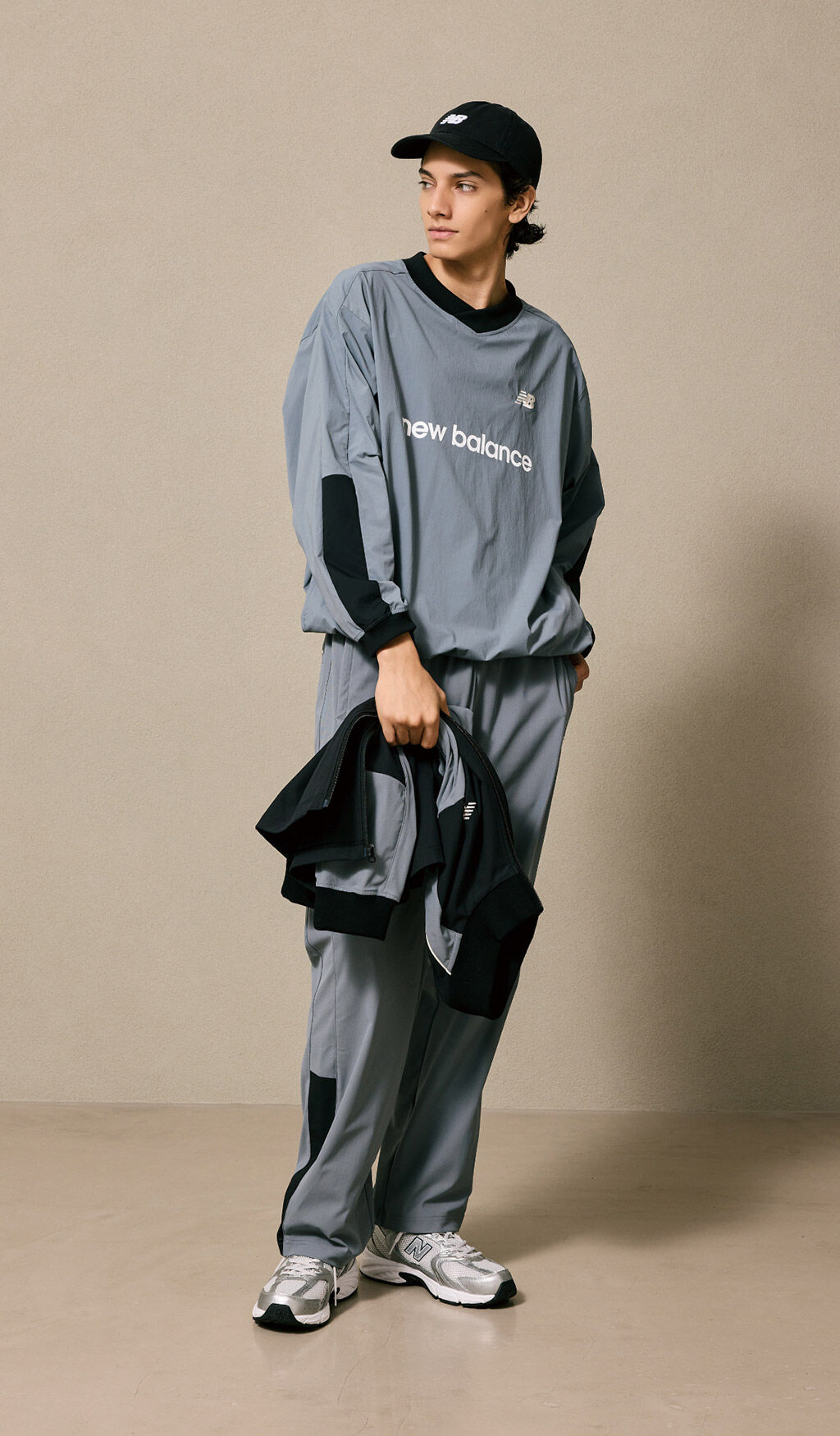 2025 Fall & Winter Collection Look image3