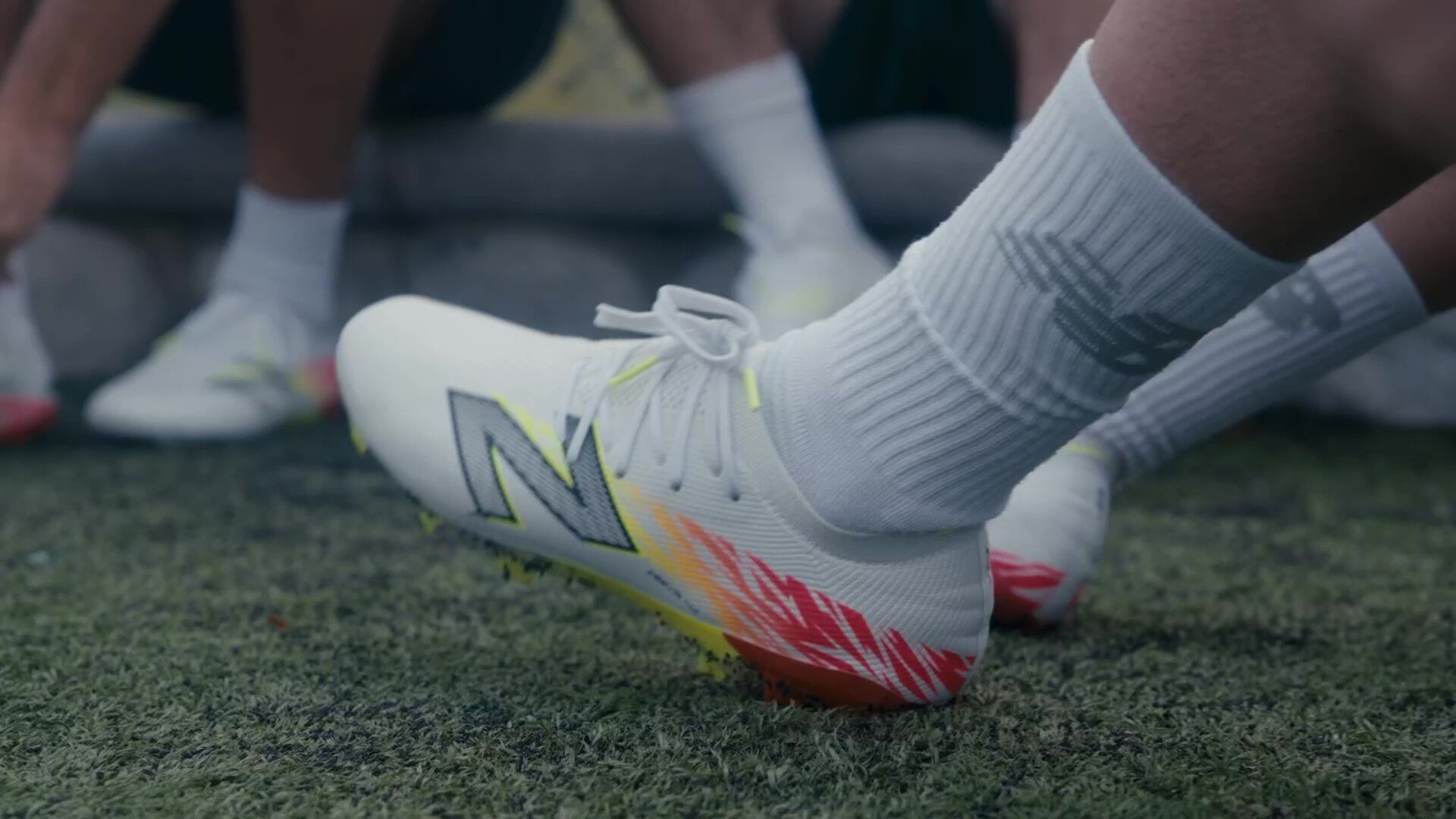 NB公式アウトレット】 FURON ELITE HG V8 ｜ニューバランス公式通販