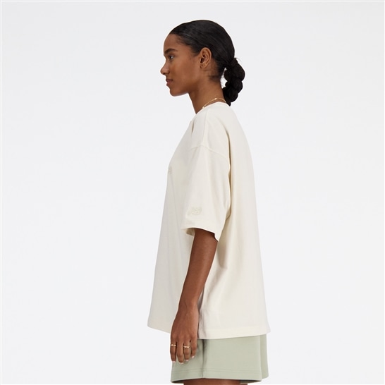 Shifted oversized short sleeve t-shirt