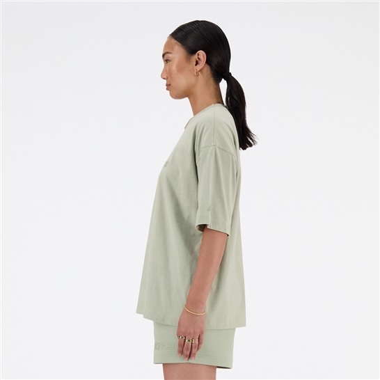 Shifted oversized short sleeve t-shirt