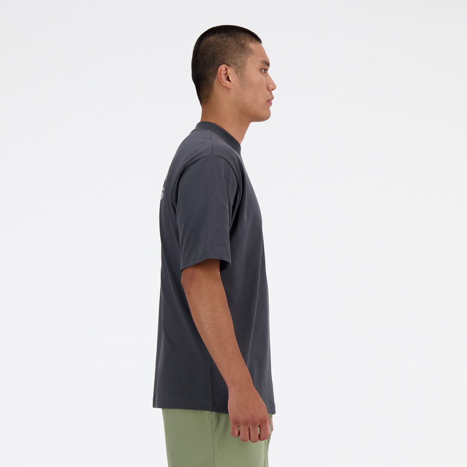 Shifted oversized short sleeve T-shirt