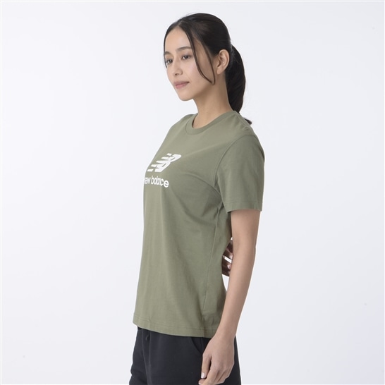 Sport Essentials Stacked Logo ショートスリーブTシャツ