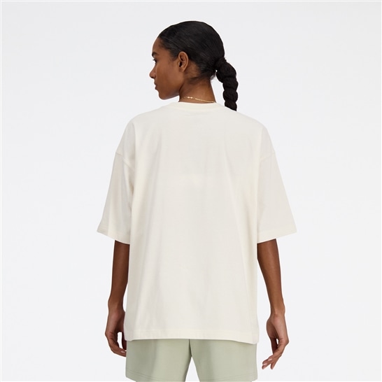 Shifted oversized short sleeve t-shirt