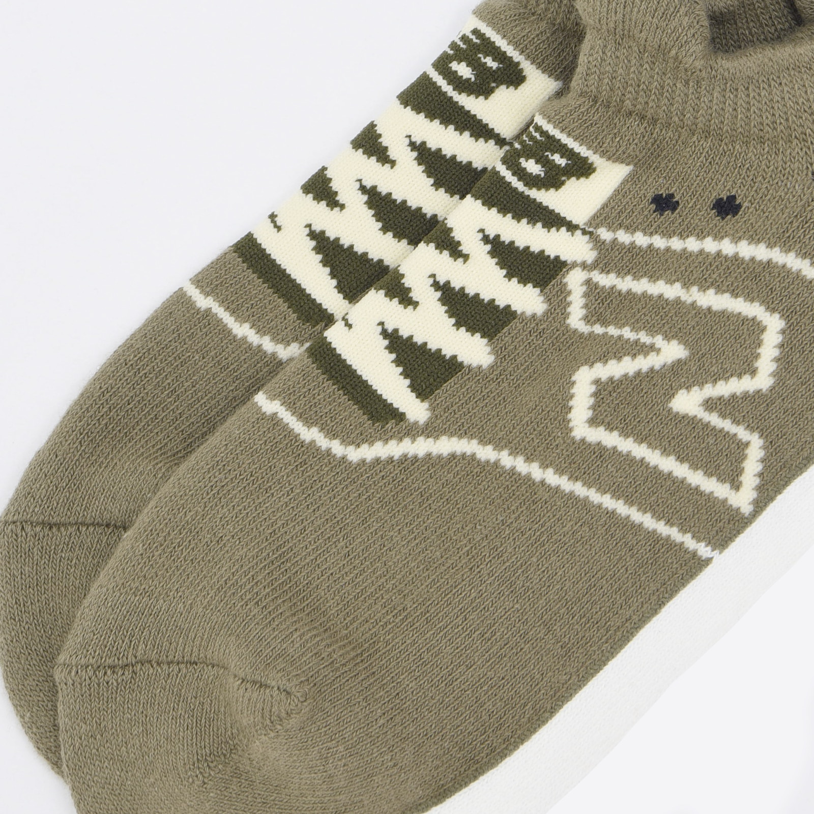 Sneaker pattern pile socks