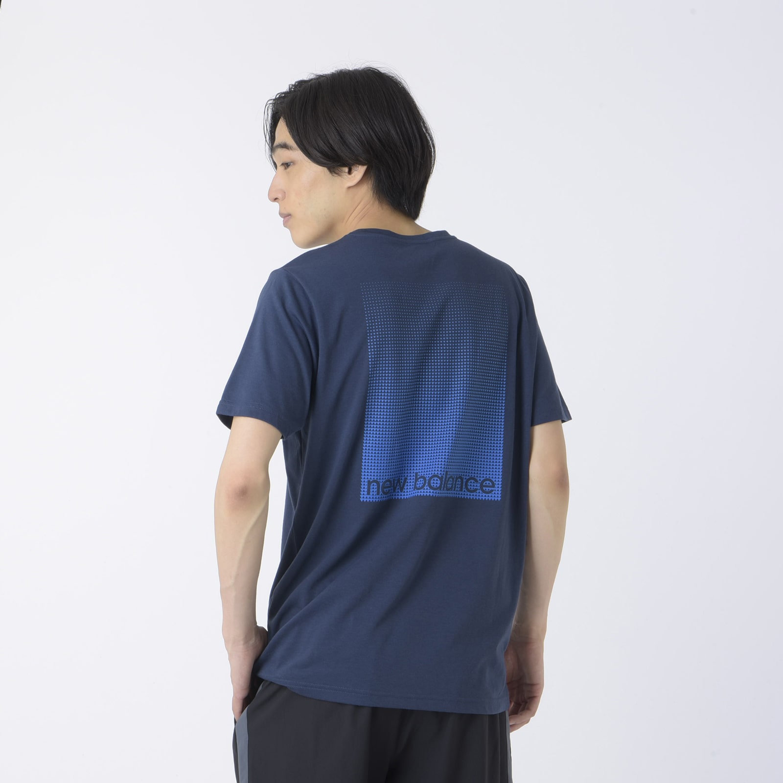 Sport Essentials ヘザーテックグラフィックショートスリーブTシャツ