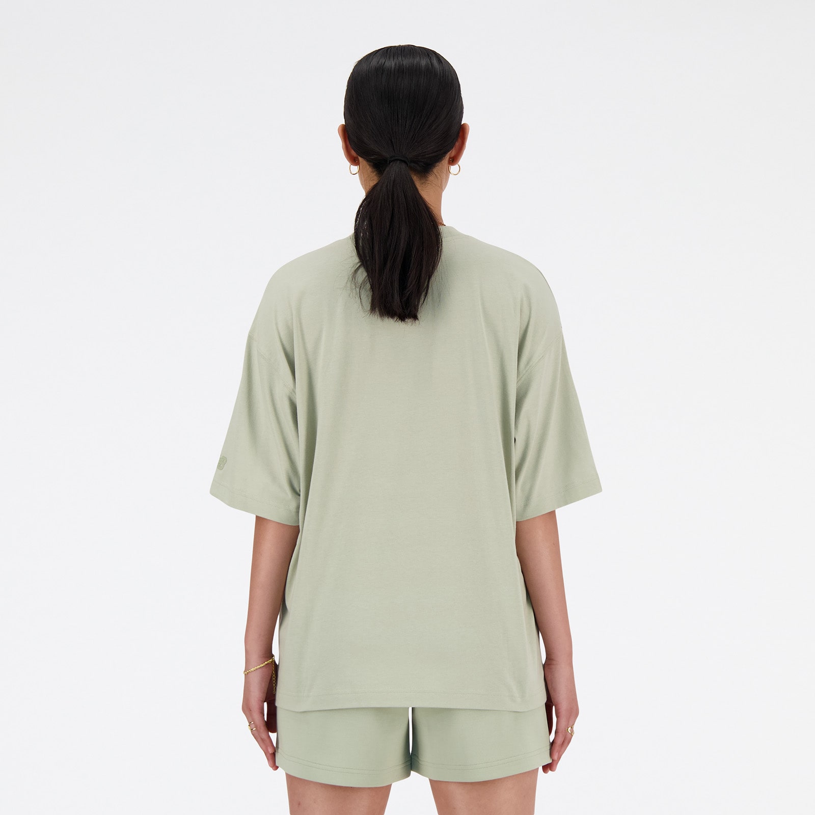 Shifted oversized short sleeve t-shirt