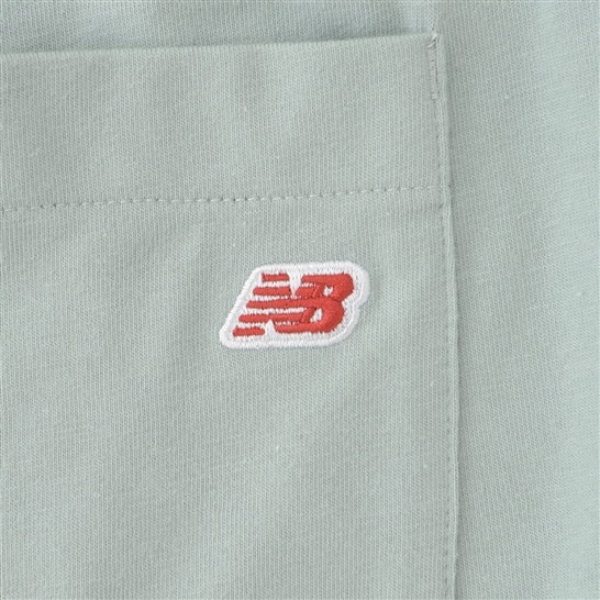 Moisture wicking, quick drying Linear logo knit shorts