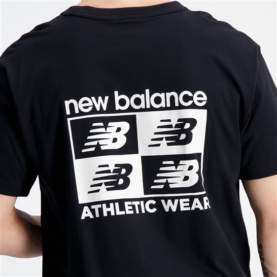 NB Essentials グラフィック ショートスリーブTシャツ