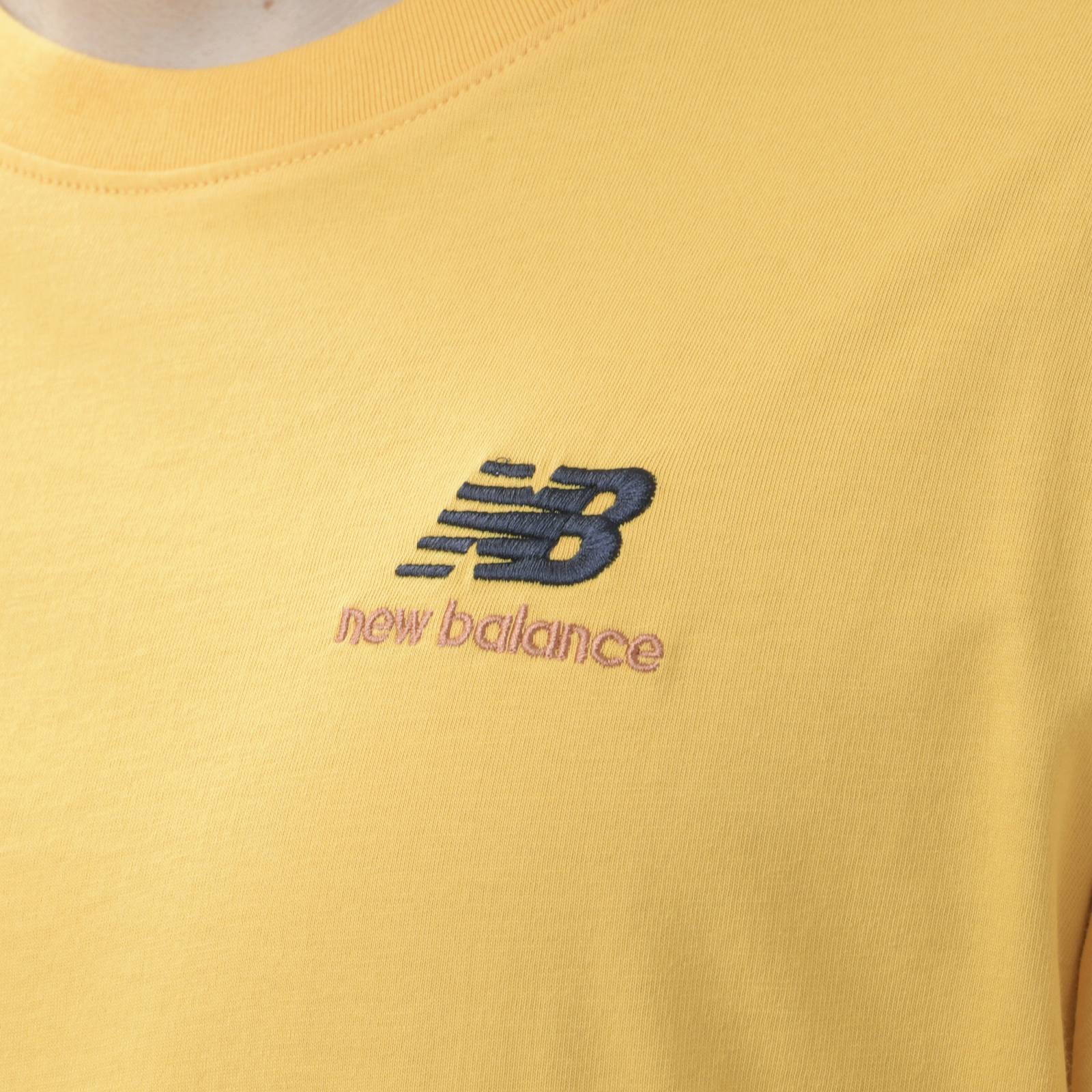 NB Essentials 刺しゅうロゴ Tシャツ