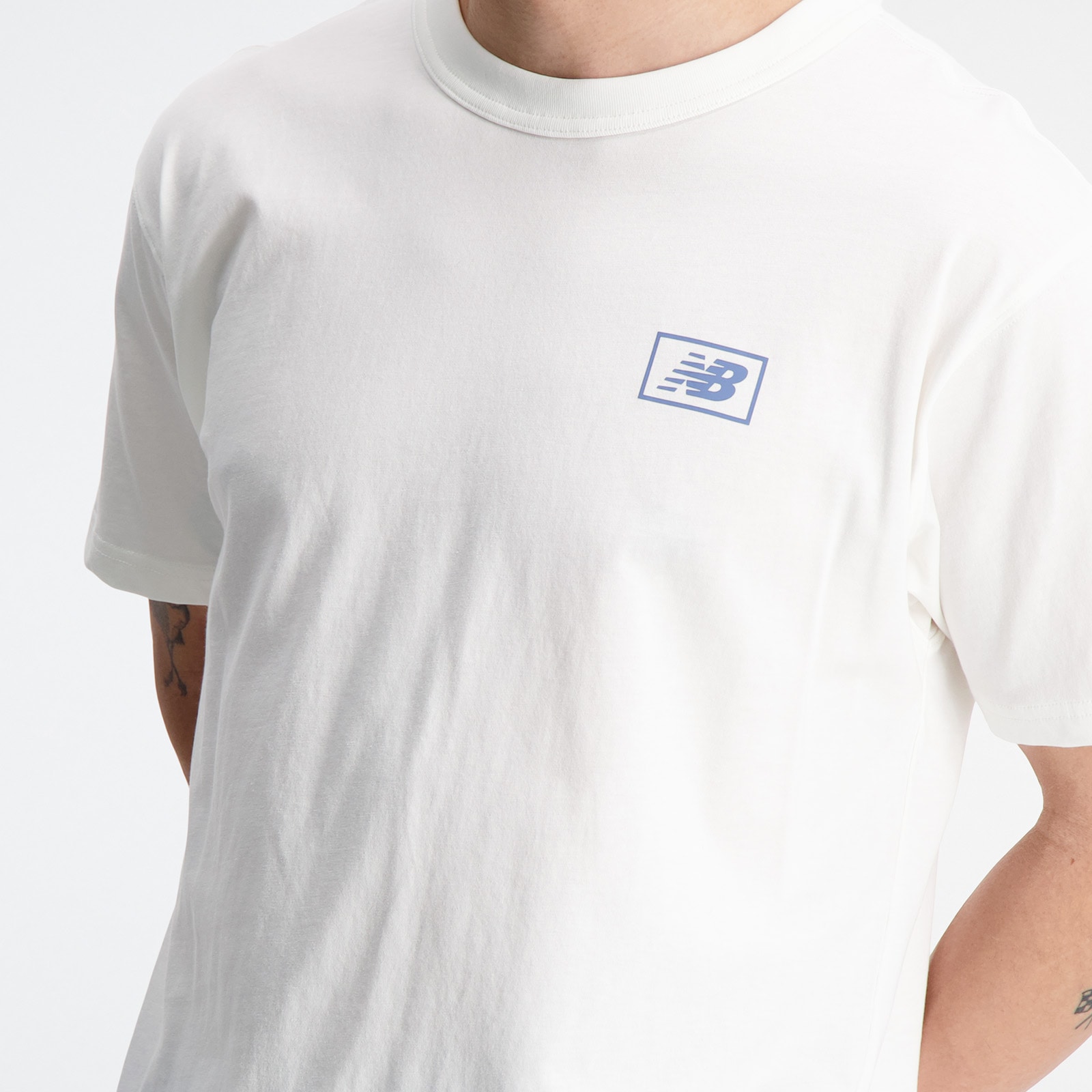 NB Essentials图形短袖T恤