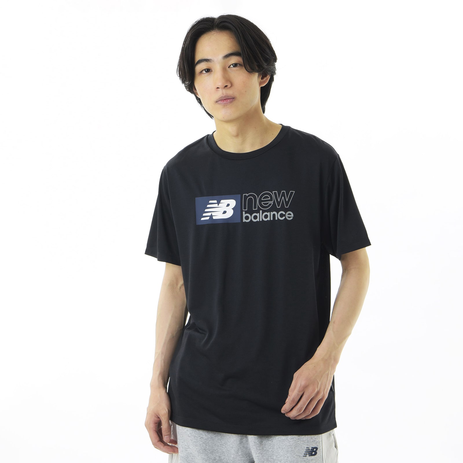 パフォーマンスグラフィックショートスリーブTシャツ(ブロックロゴ)