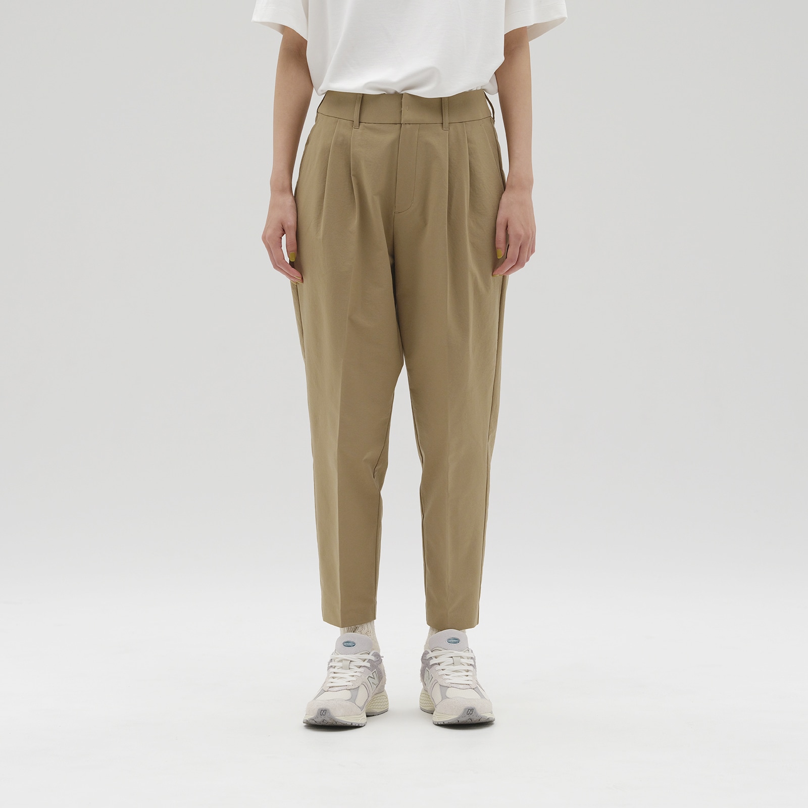 MET24 Tuck Slim Tapered Pants