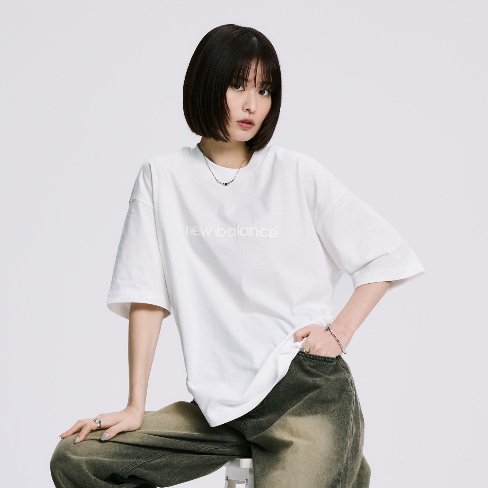 Shifted oversized short sleeve t-shirt